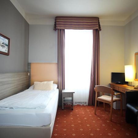 Hotel Paris Mariánské Lázně Exteriör bild