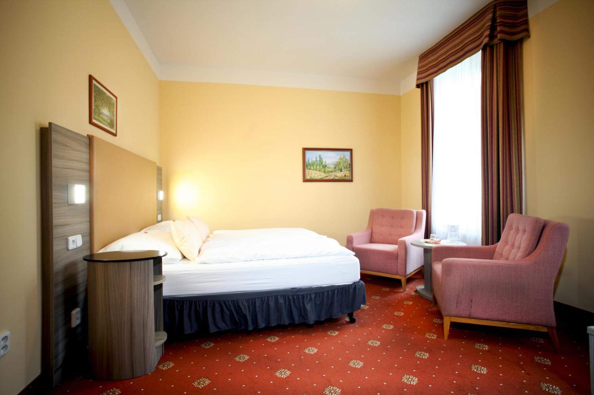 Hotel Paris Mariánské Lázně Exteriör bild