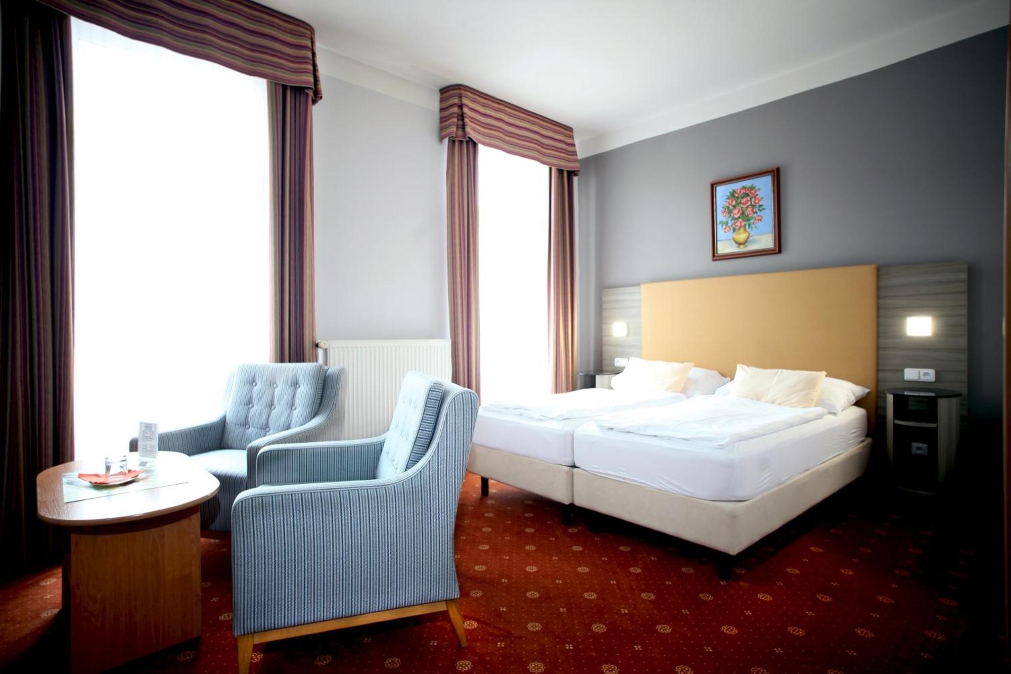 Hotel Paris Mariánské Lázně Exteriör bild